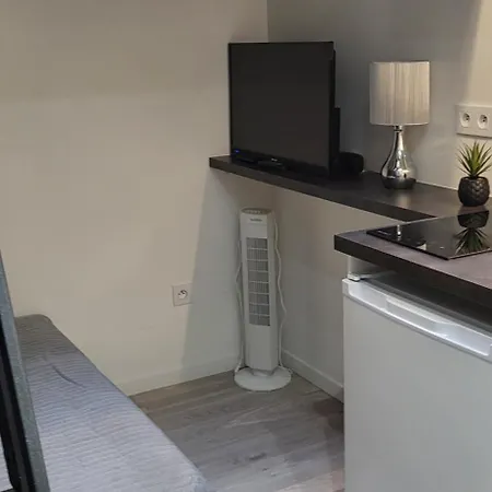 Petite A Avec Ascenseur ! Apartamento